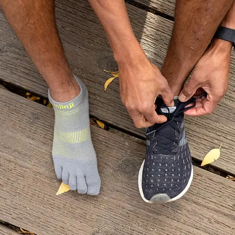 Injinji Socks|Socks-Mens Run Lightweight No Show Toe Socks - Neon Silver