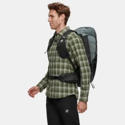 Mammut Day Packs-Ducan 26 Rucksack - Strata-Black