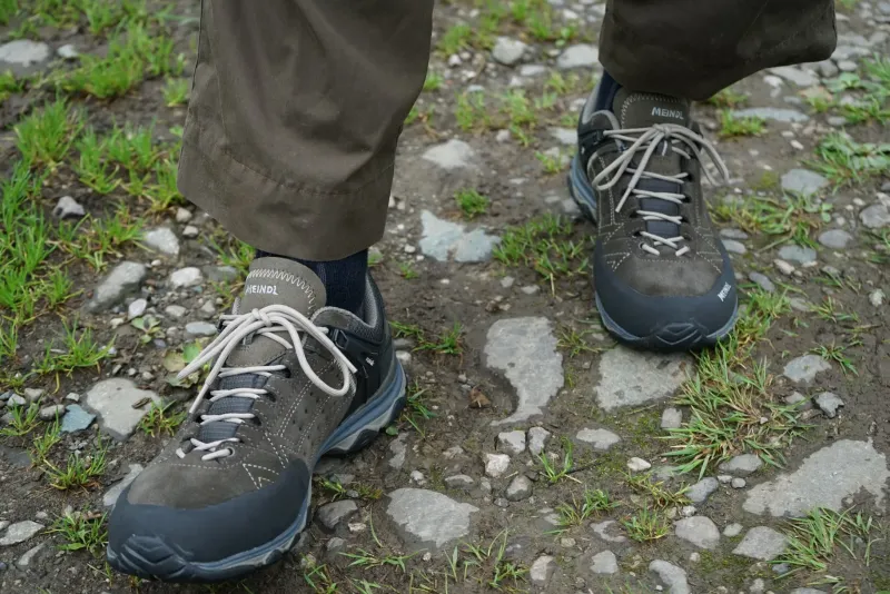 Meindl Hiking Shoes & Boots|Walking Shoes-Mens Ontario GTX Shoes - Black-Brown